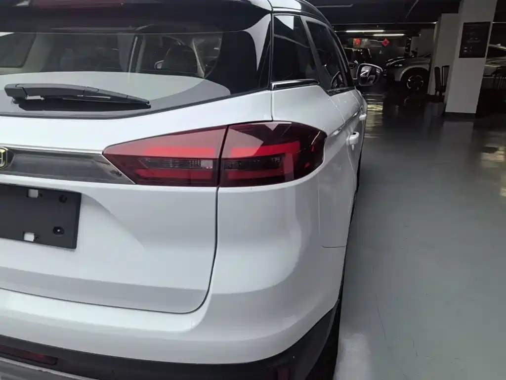 Geely Boyue — миниатюра 8