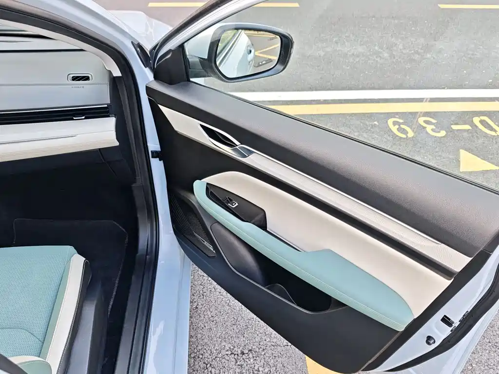 Geely L HiP — миниатюра 16