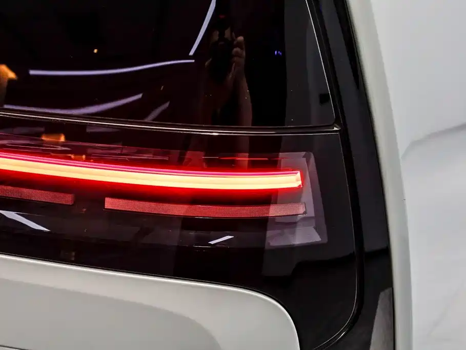 Li Auto Li MEGA — миниатюра 29