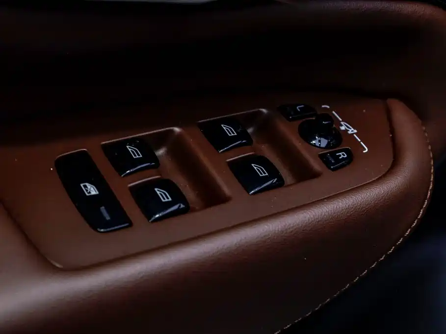 Volvo XC90 — миниатюра 24