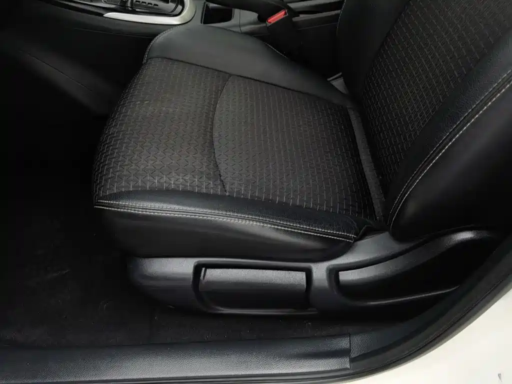 Nissan Tiida — миниатюра 20