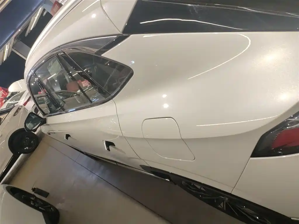 ROEWE RX5 NEW ENERGY