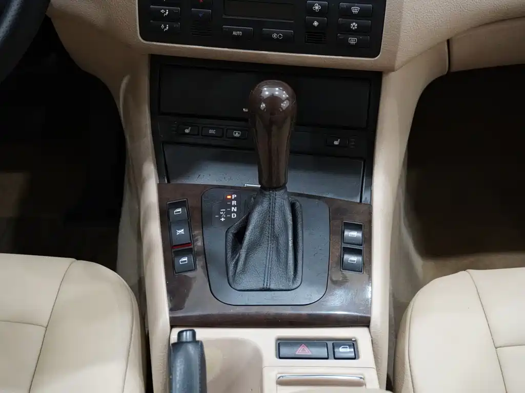 BMW 3 Series — миниатюра 14