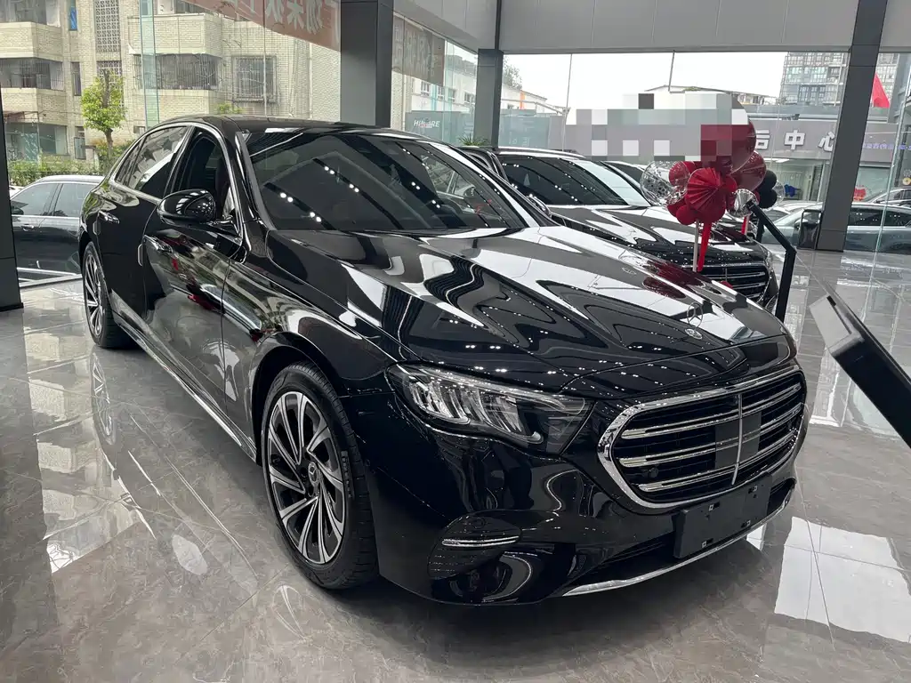 Mercedes-Benz E-Class — миниатюра 3