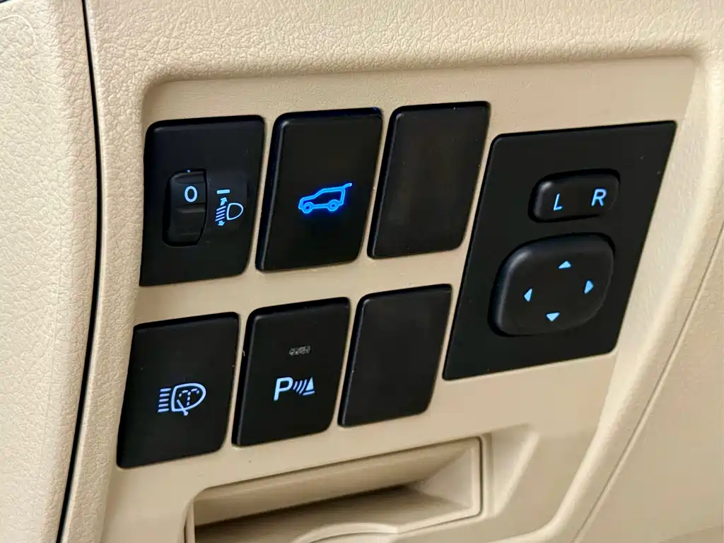 Toyota Land Cruiser 2020 4.0L AT