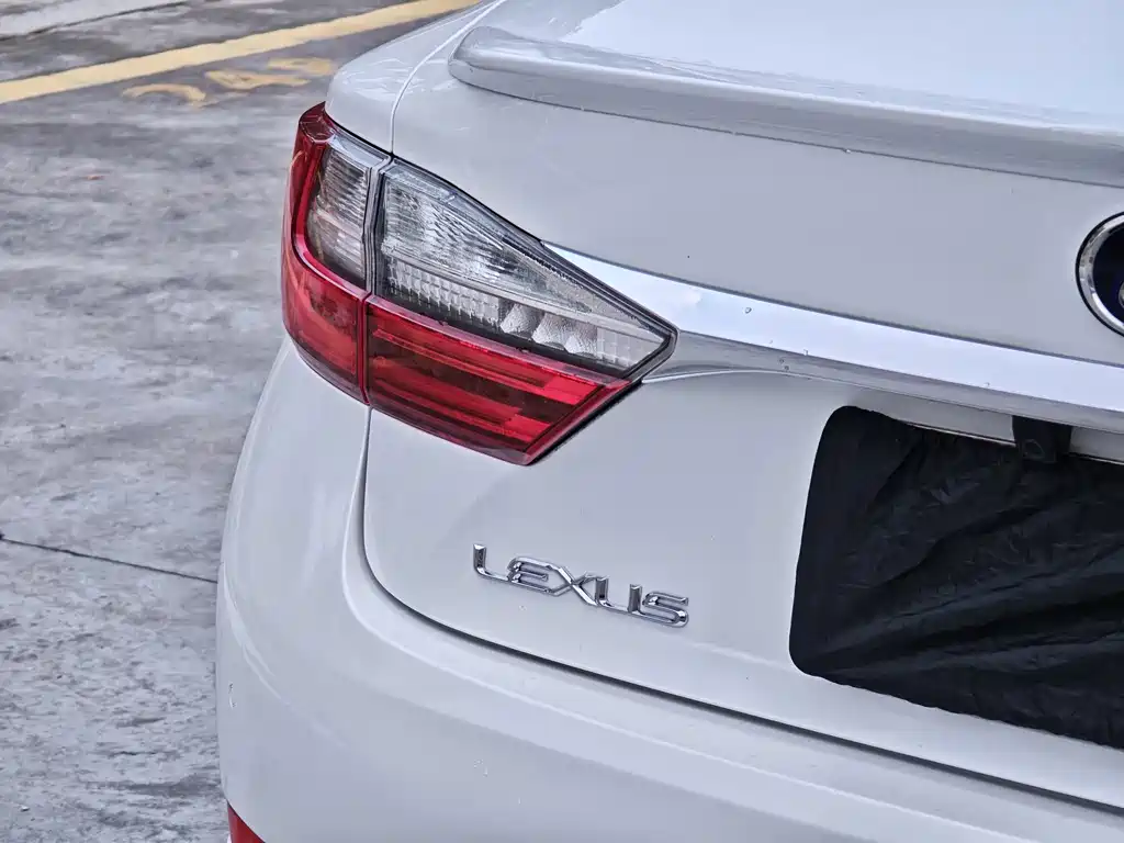 Lexus ES — миниатюра 22