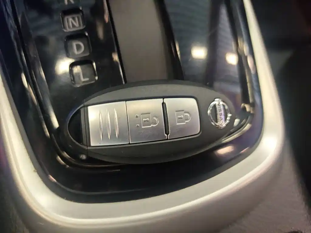 Nissan Tiida — миниатюра 9