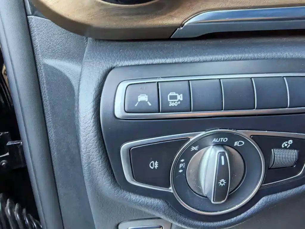 Mercedes-Benz V-Class — миниатюра 13