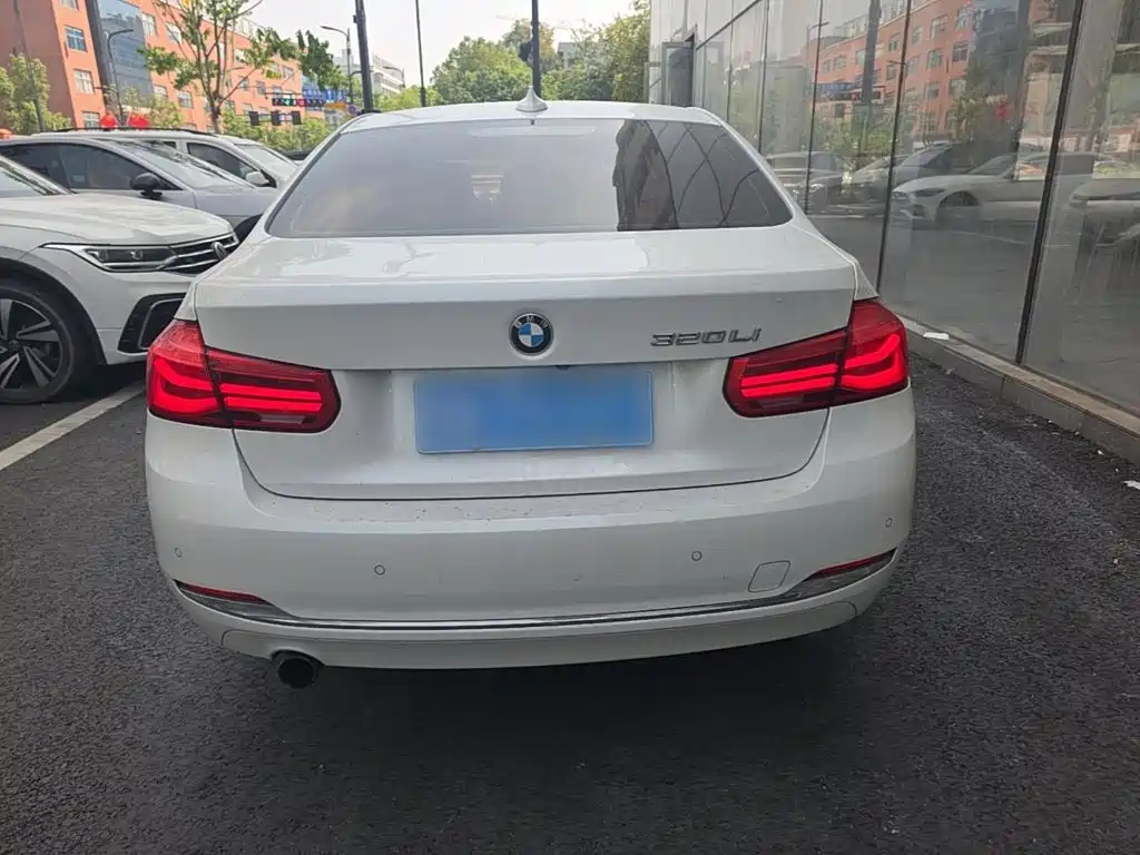 BMW 3 Series — миниатюра 6