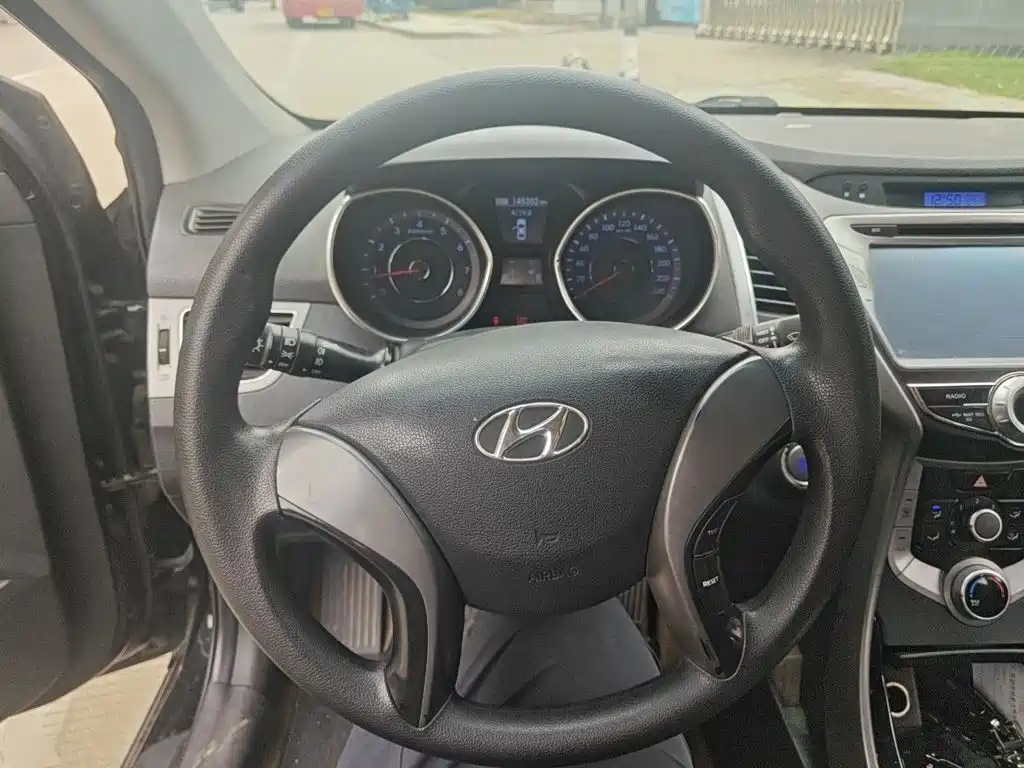 Hyundai Elantra Langdong — миниатюра 6