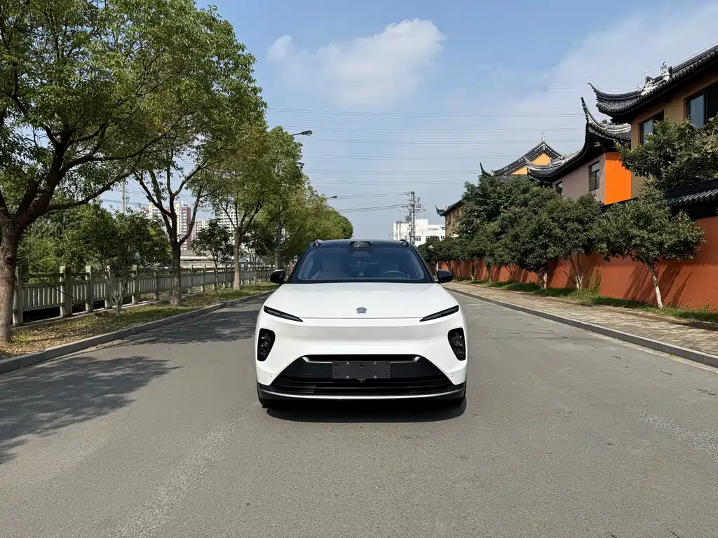 NIO ES8 — миниатюра 2