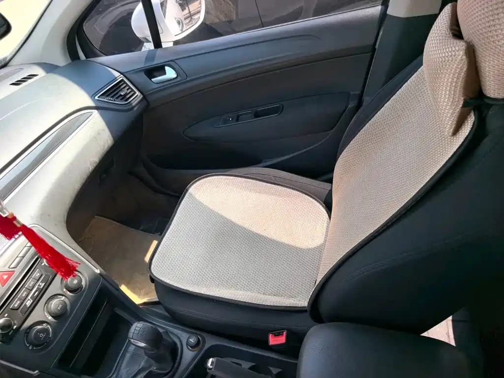 Peugeot 308 — миниатюра 10