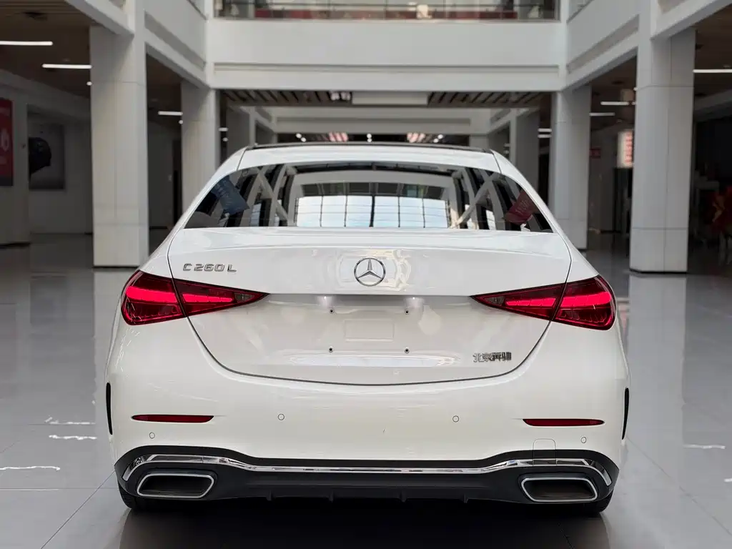 Mercedes-Benz C-Class — миниатюра 6