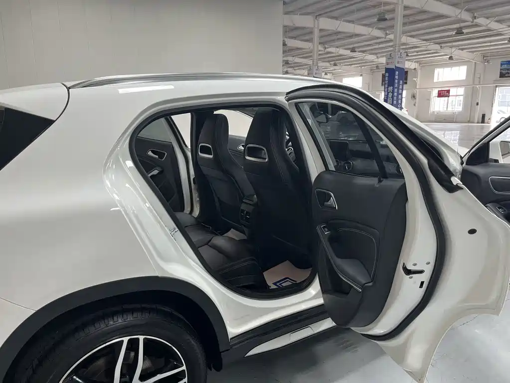 Mercedes-Benz GLA — миниатюра 11