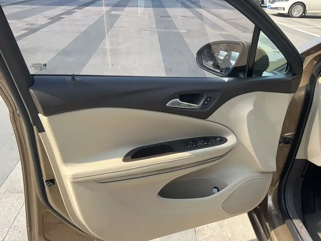 Buick Verano — миниатюра 8
