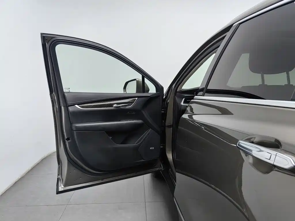 Cadillac XT5 — миниатюра 8