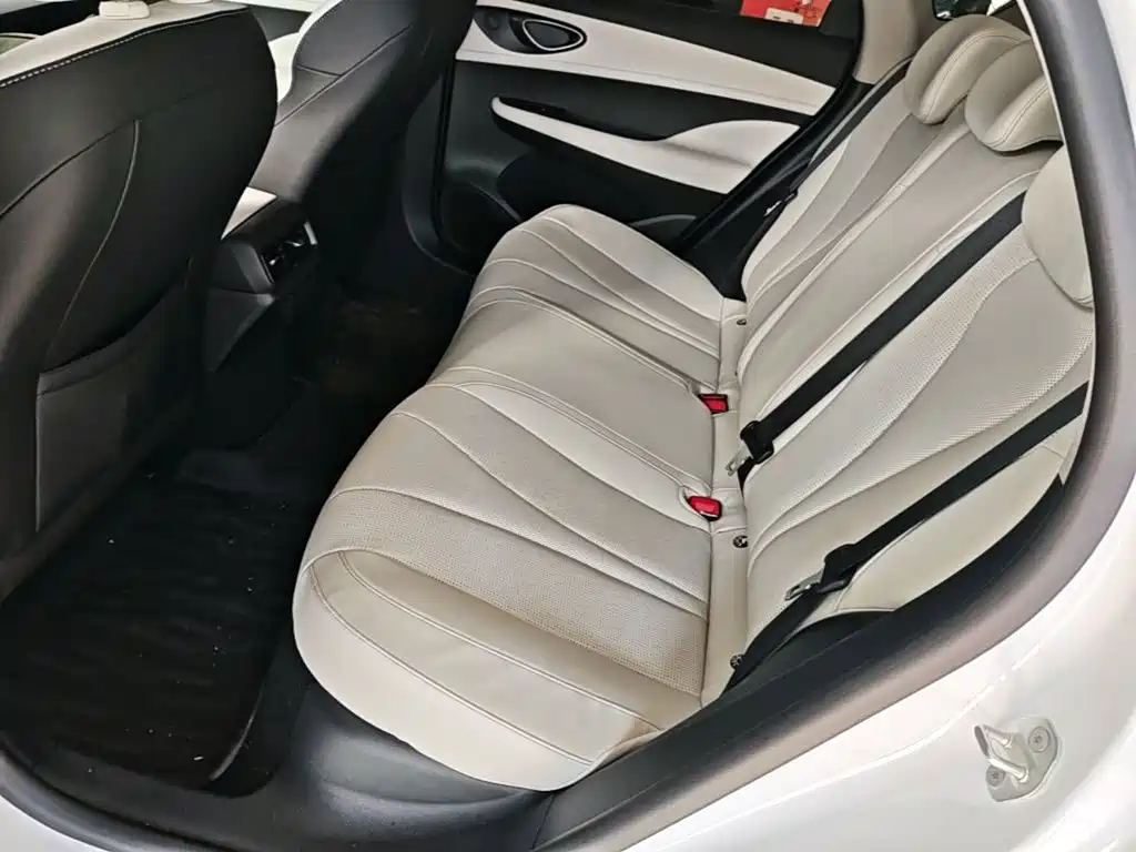 BYD Seal 05 DM-i — миниатюра 17