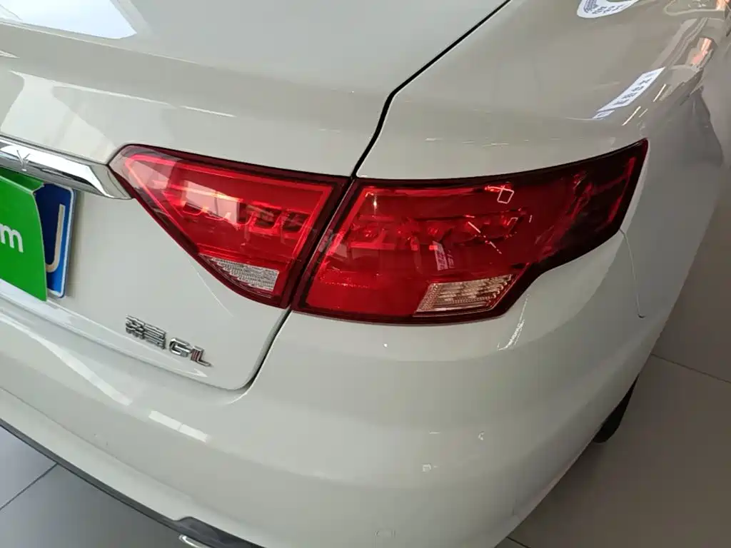 Geely Emgrand GL — миниатюра 8
