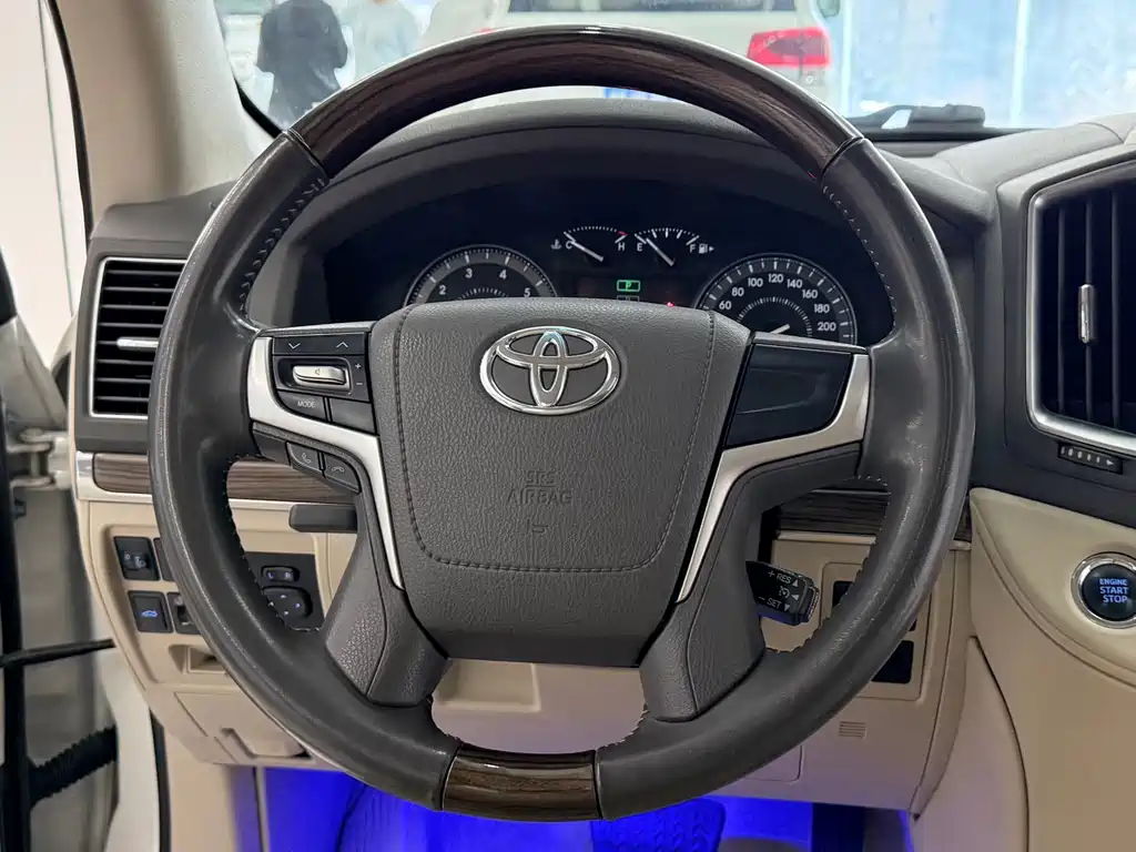 Toyota Land Cruiser 2020 4.6L