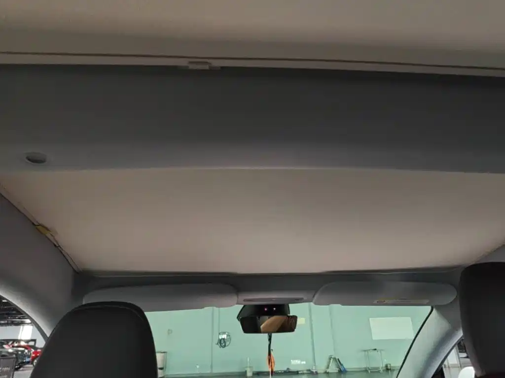 Tesla Model 3 — миниатюра 18