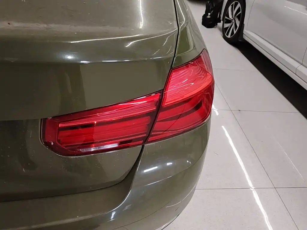 BMW 3 Series — миниатюра 8
