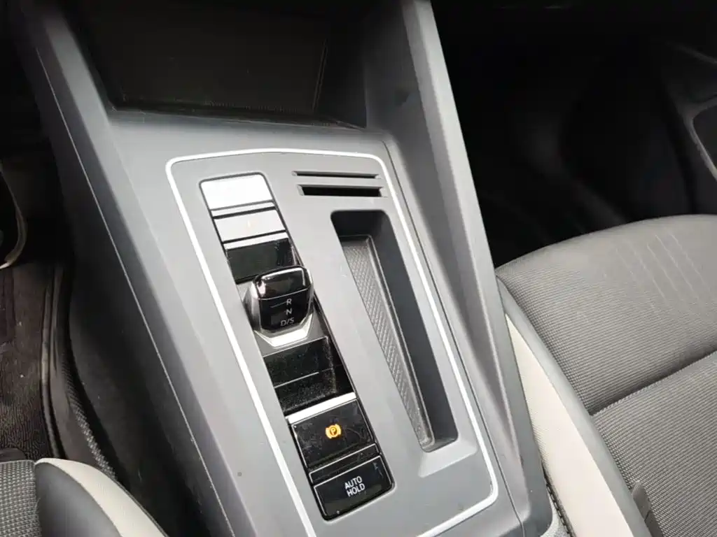 Volkswagen Golf — миниатюра 14
