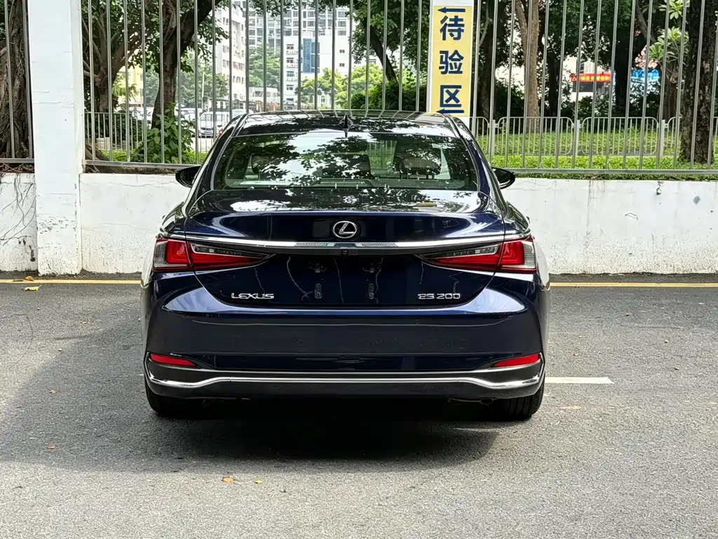 Lexus ES — миниатюра 5