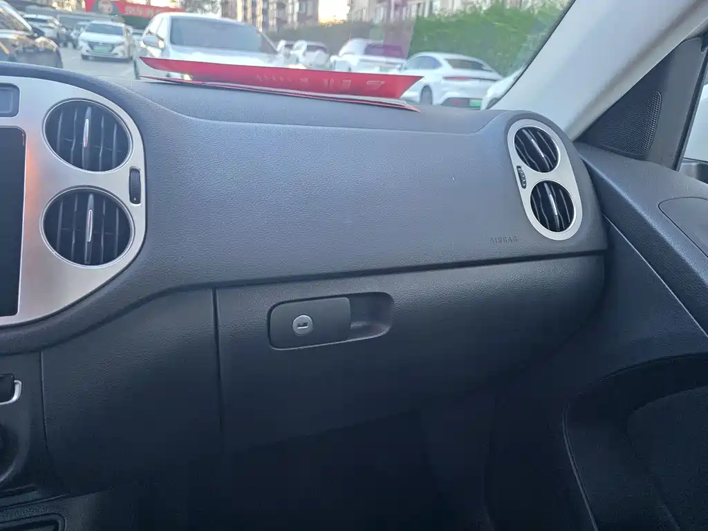 Volkswagen Tiguan — миниатюра 17