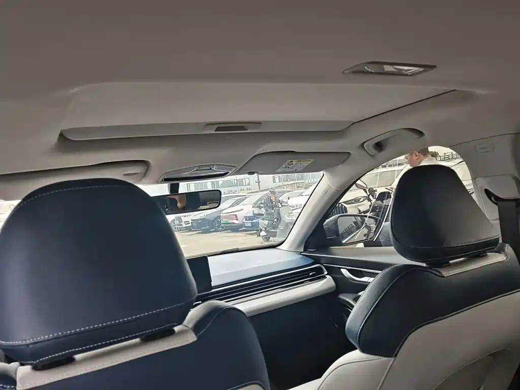Geely Emgrand — миниатюра 12