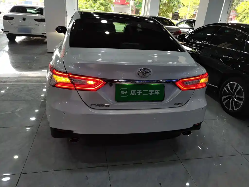 Toyota Camry — миниатюра 4