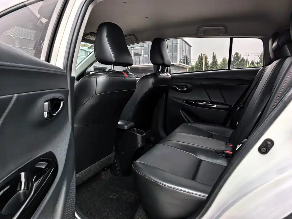 Toyota Yaris L — миниатюра 9