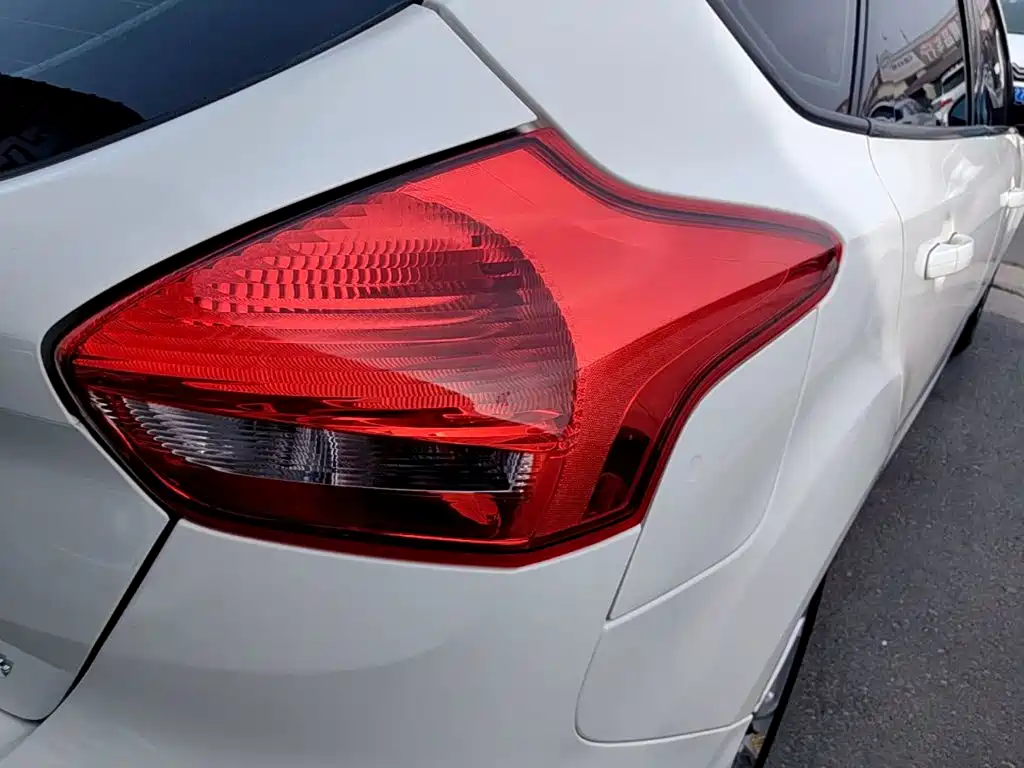 Ford Focus — миниатюра 8