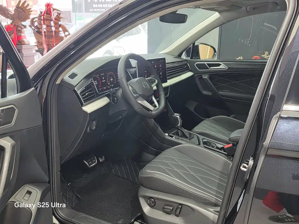 Volkswagen Tiguan L — миниатюра 4