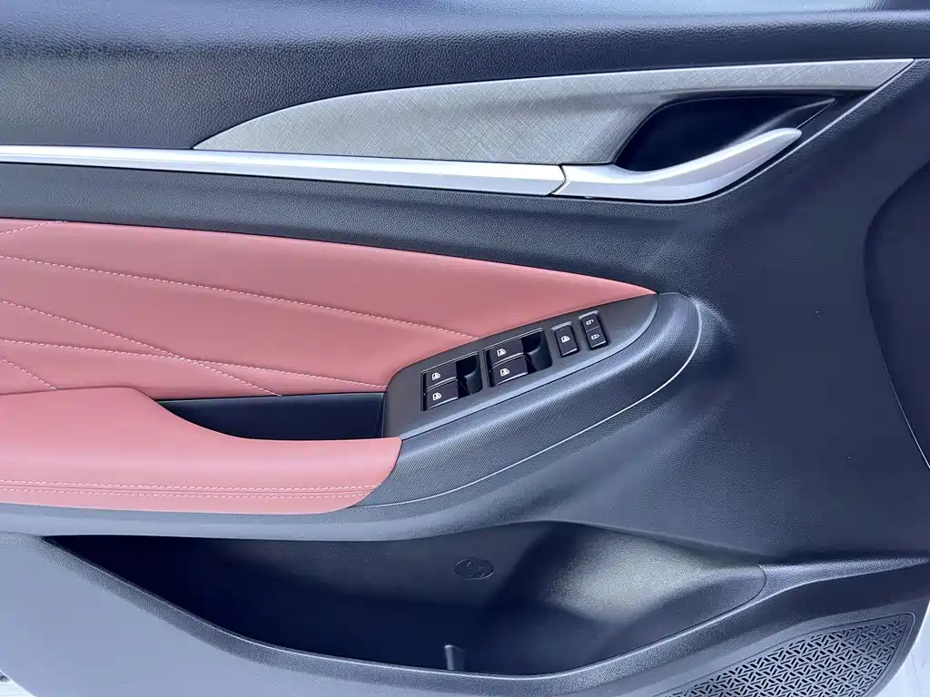 Changan Eado — миниатюра 8