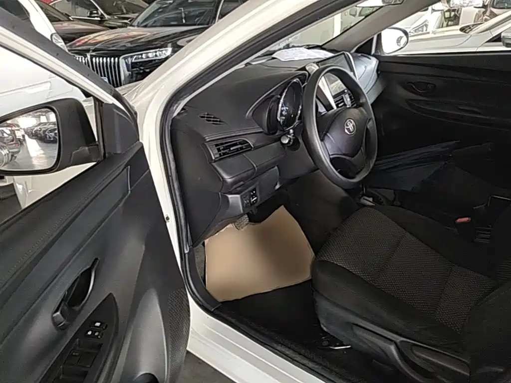 Toyota Vios FS — миниатюра 16