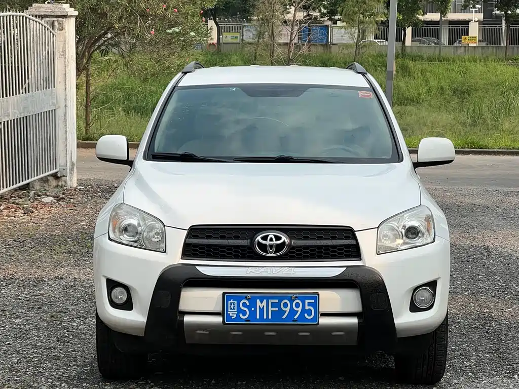 Toyota RAV4 — миниатюра 2