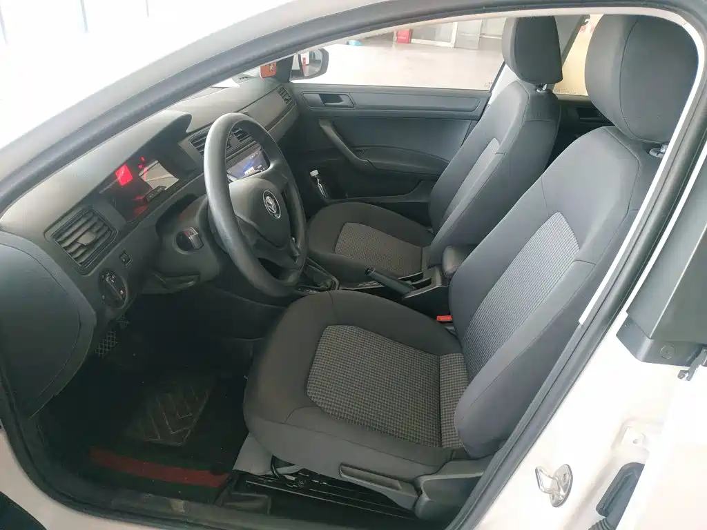 Volkswagen Santana — миниатюра 15