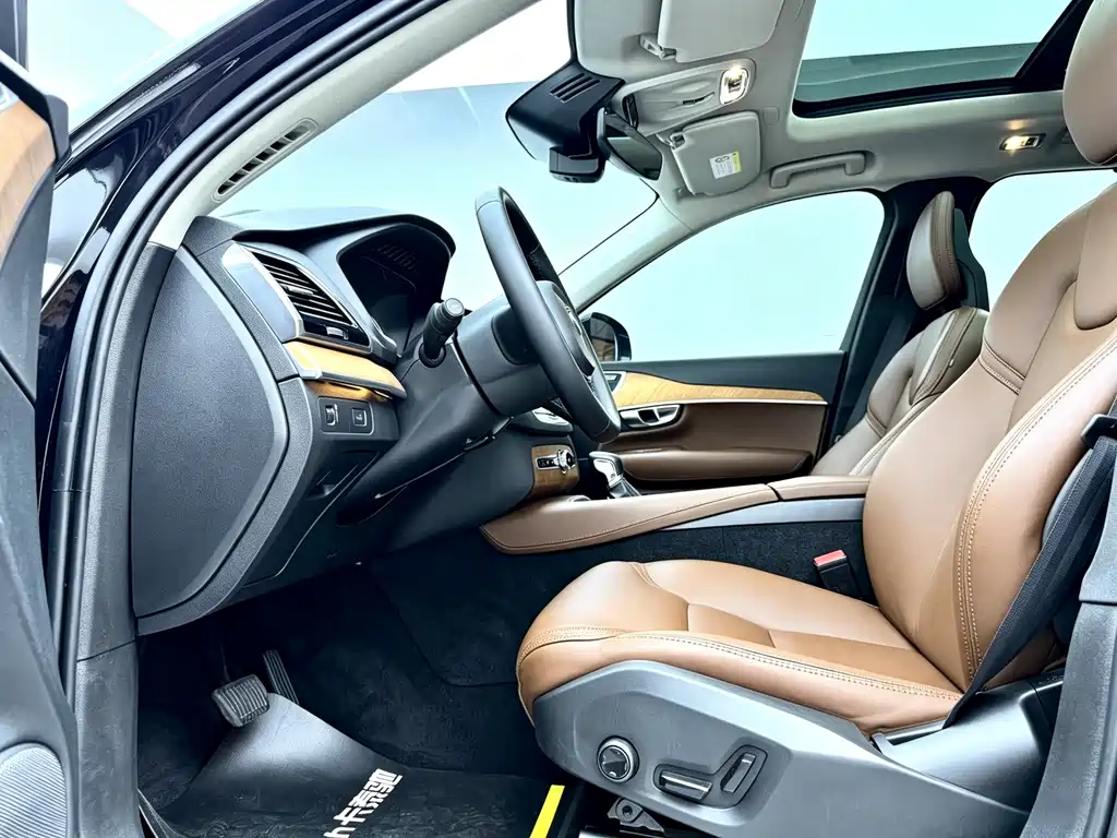 Volvo XC90 — миниатюра 13