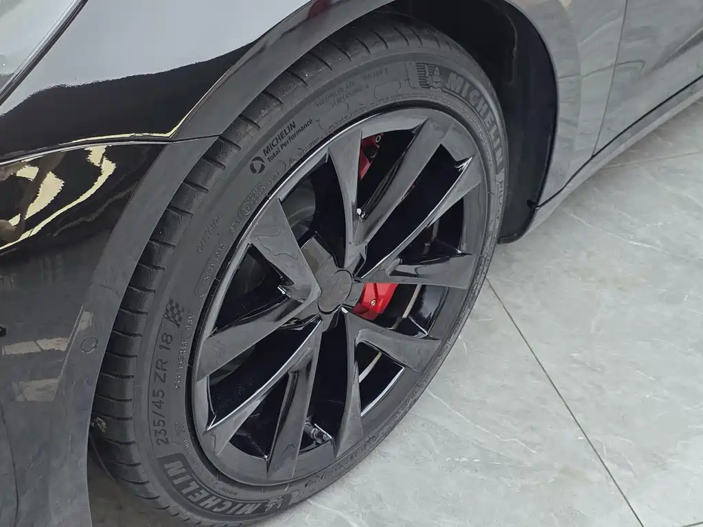 Tesla Model 3 — миниатюра 9
