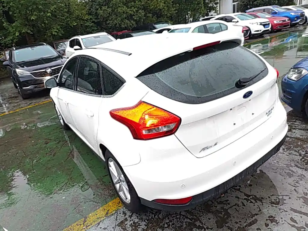 Ford Focus — миниатюра 5
