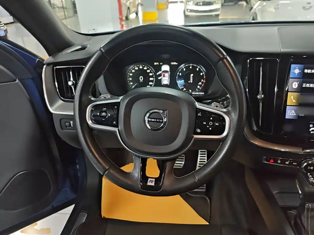 Volvo XC60 — миниатюра 11