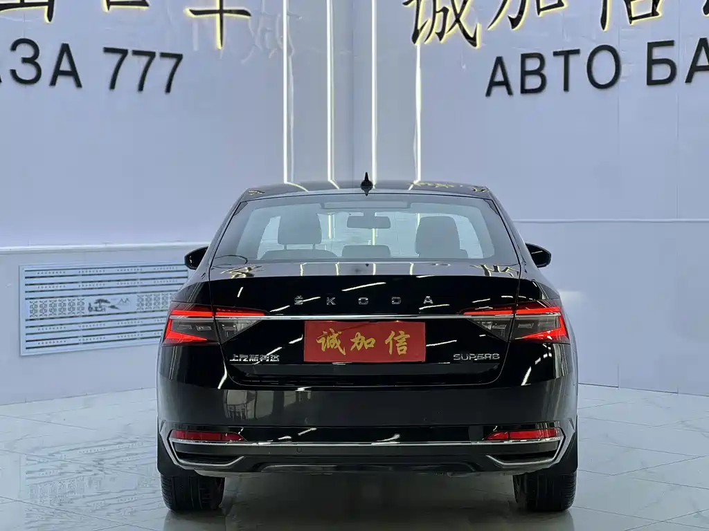 Skoda Superb — миниатюра 5
