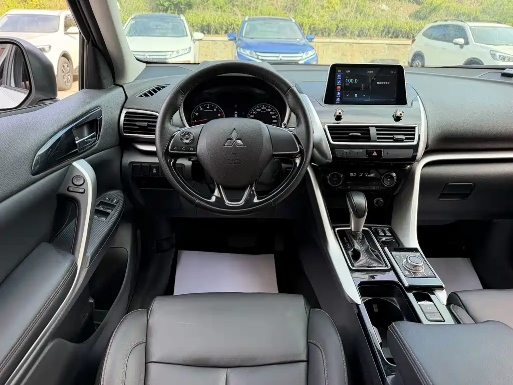 Mitsubishi Eclipse Cross — миниатюра 7