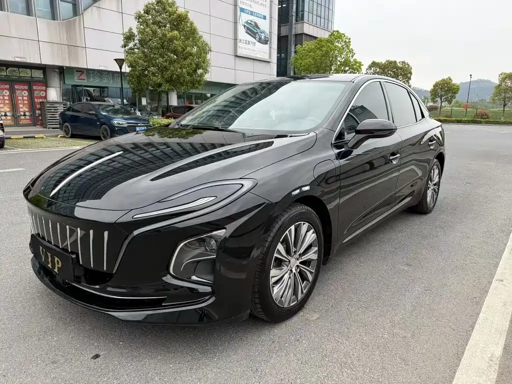 Hongqi Hongqi E-QM5 2023