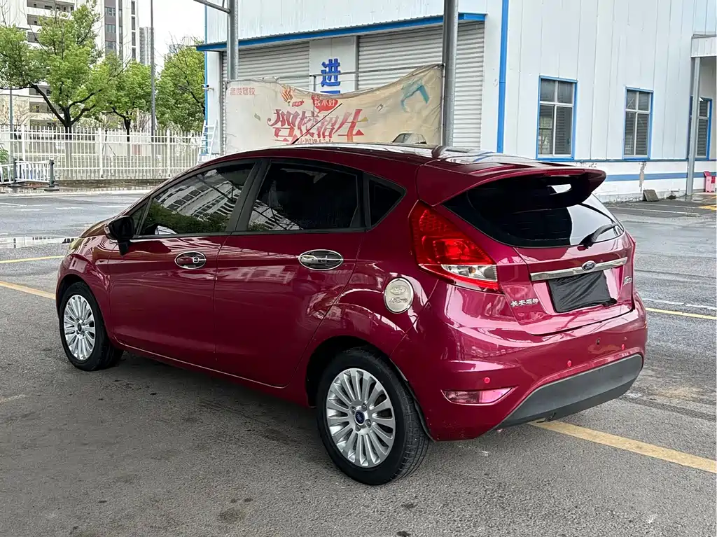 Ford Fiesta — миниатюра 6