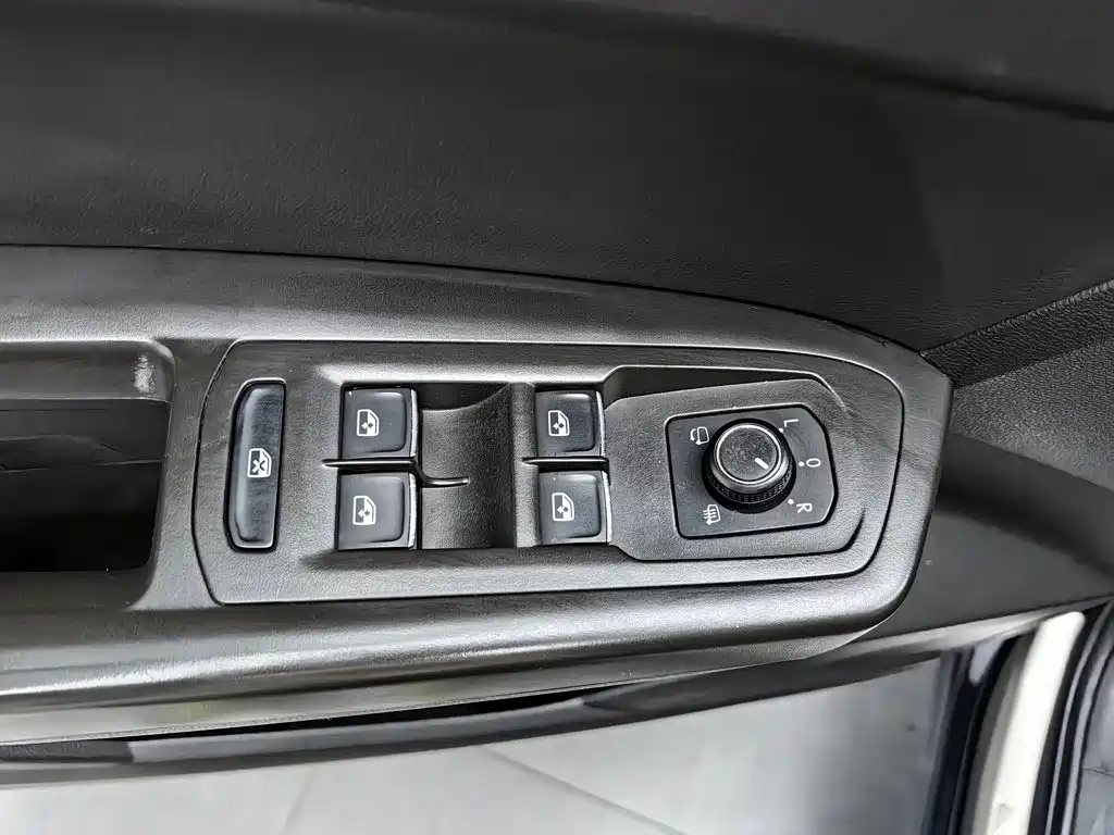 Volkswagen Teramont — миниатюра 9