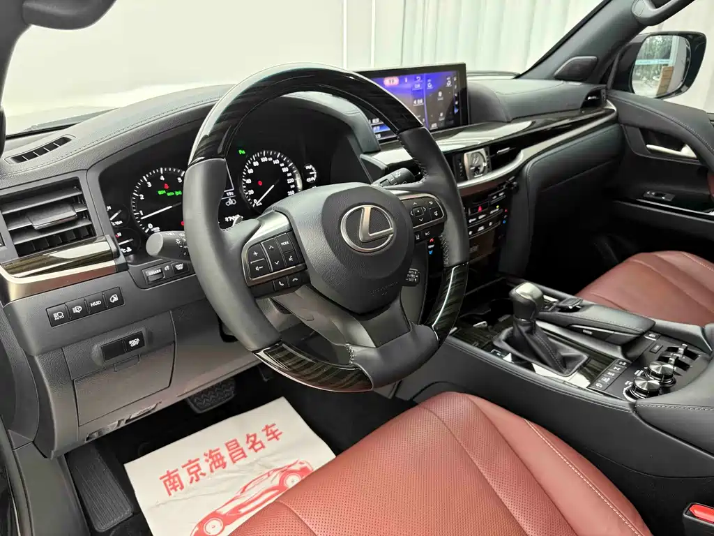 Lexus LX — миниатюра 4