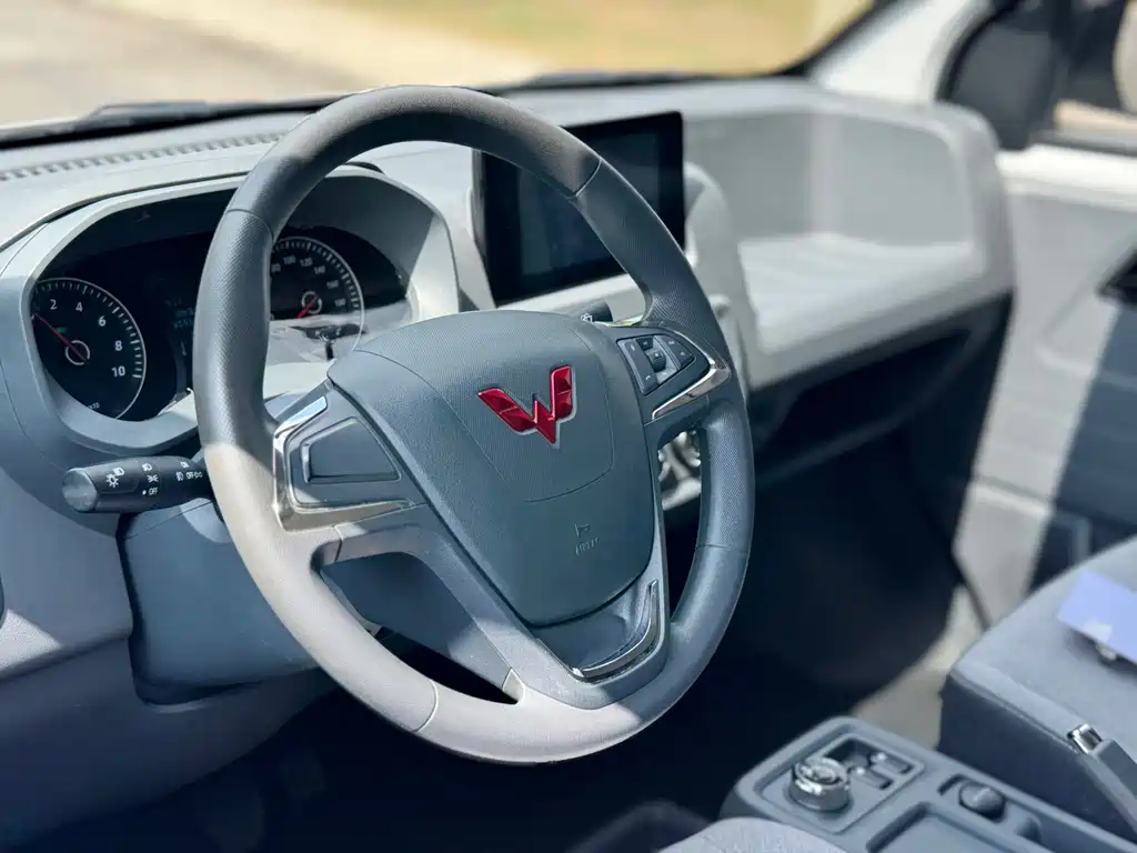 Wuling Yangguang — миниатюра 15