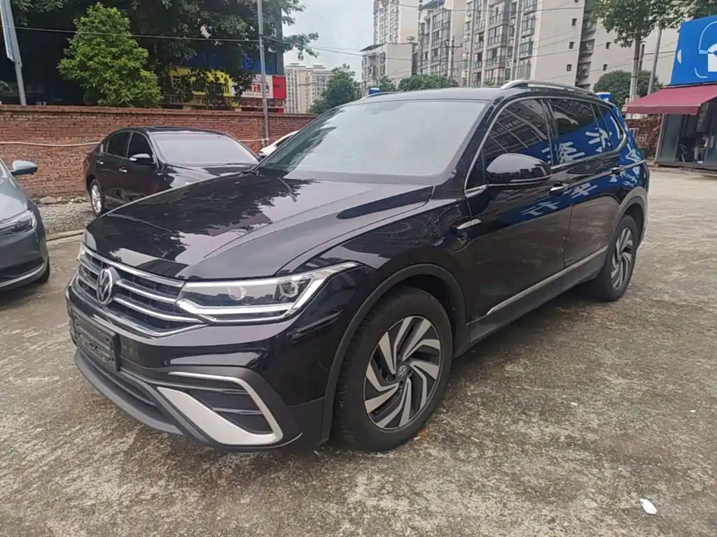 Volkswagen Tiguan L — миниатюра 2