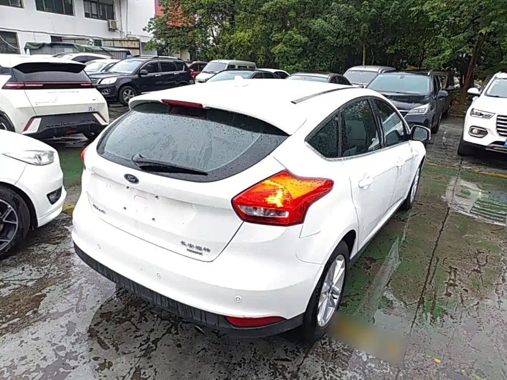 Ford Focus — миниатюра 7